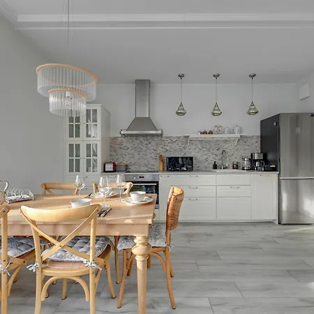 Toskania Light & Spacious Family With Parking By Lion Сопот