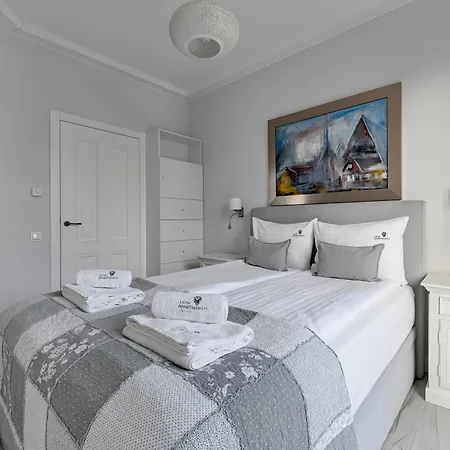 Toskania Light & Spacious Family With Parking By Lion Апартаменти *